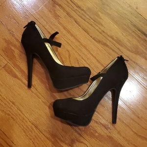 Material girl Pumps